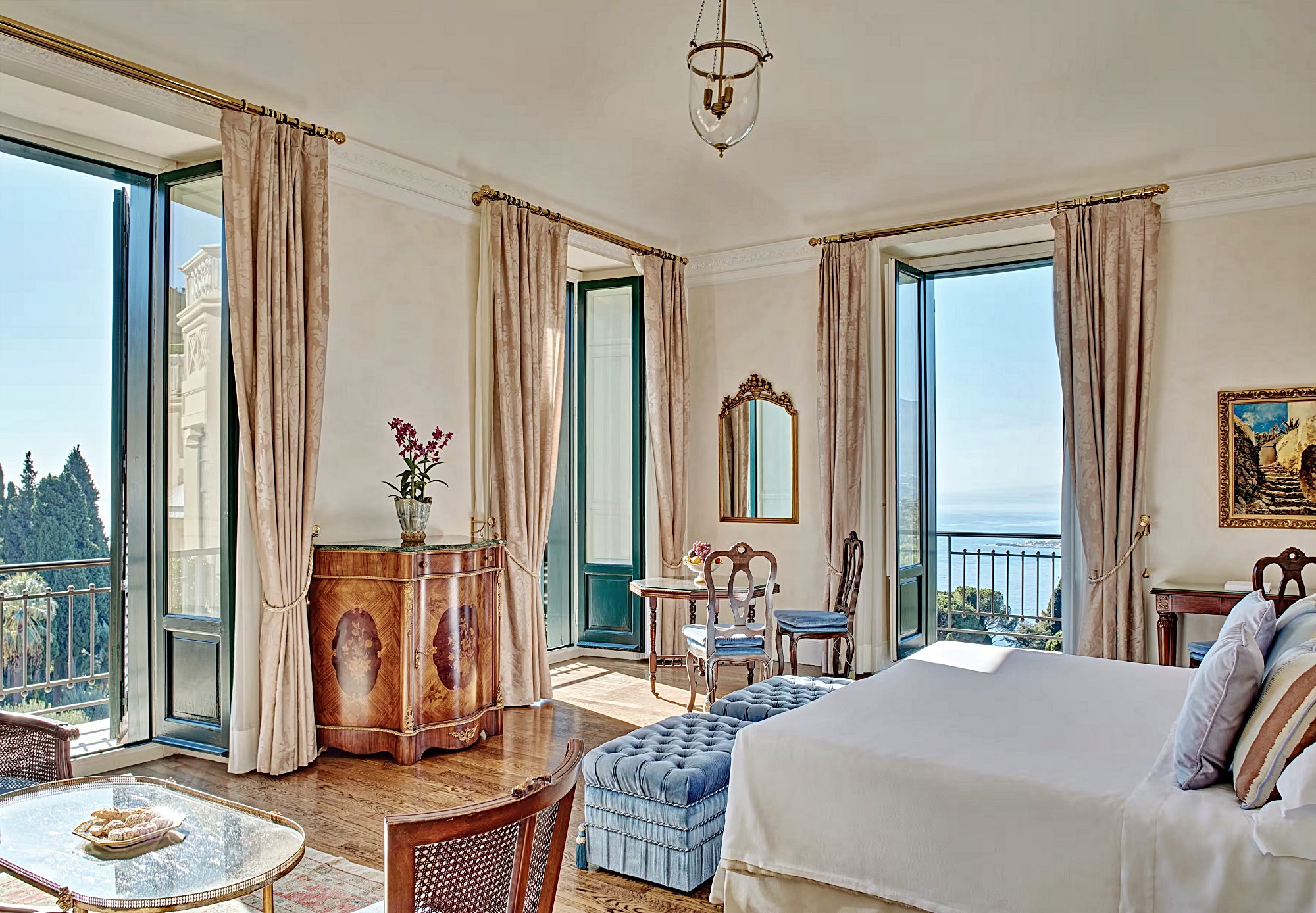 프리미엄 씨뷰 주니어 스위트 with 발코니 or 테라스