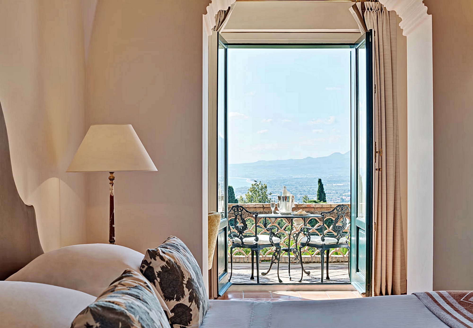 프리미엄 씨뷰 주니어 스위트 with 발코니 or 테라스