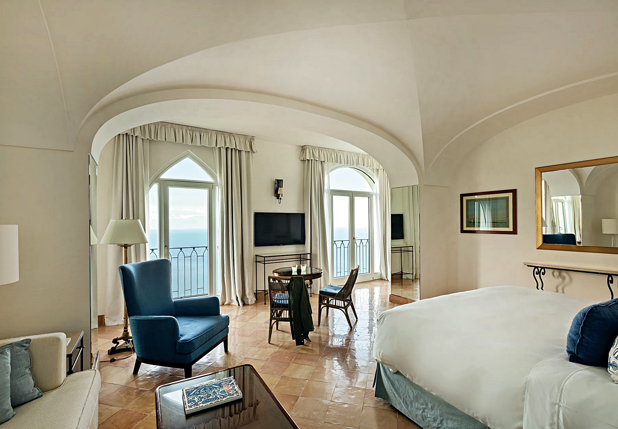 디럭스 씨뷰 주니어 스위트 위드 발코니